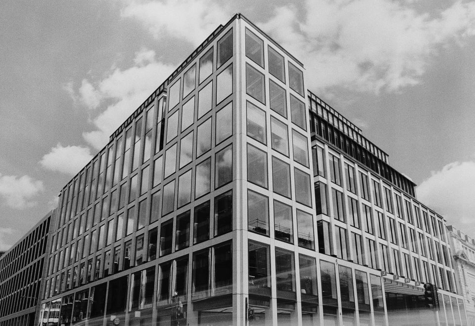 JJMACK-Black-White-Print